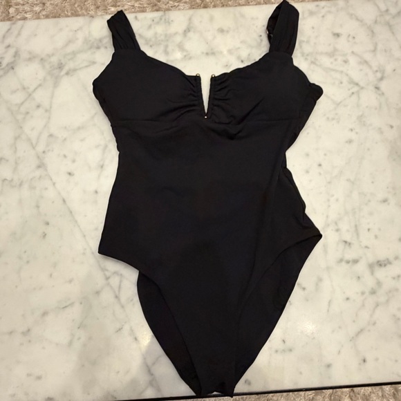 Becca Viviana Color Code V-Wire One-Piece Swimsuit - NWT - Picture 3 of 7